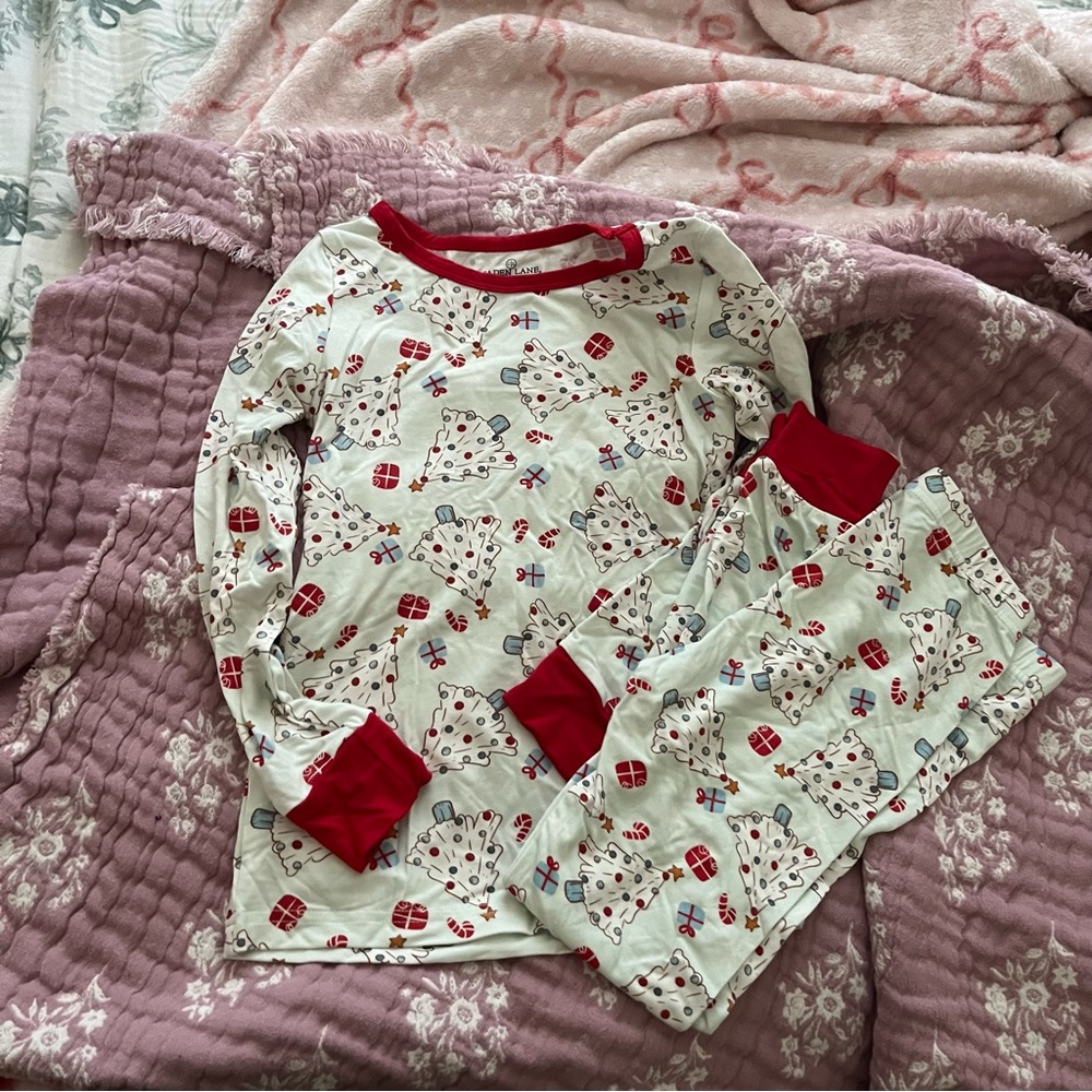 Caden Lane Kids Christmas Pajama Set